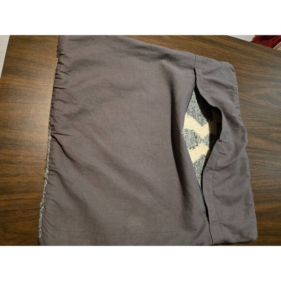 Set Of 2 Decorative Pillow Covers 18"x18" Merchant 41 Gray & White Rayon/Wool/Co - Picture 3 of 9